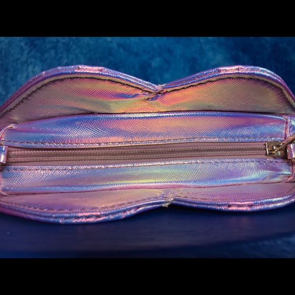 Iridescent Purple Crossbody Lip Bag - Picture 4 of 4
